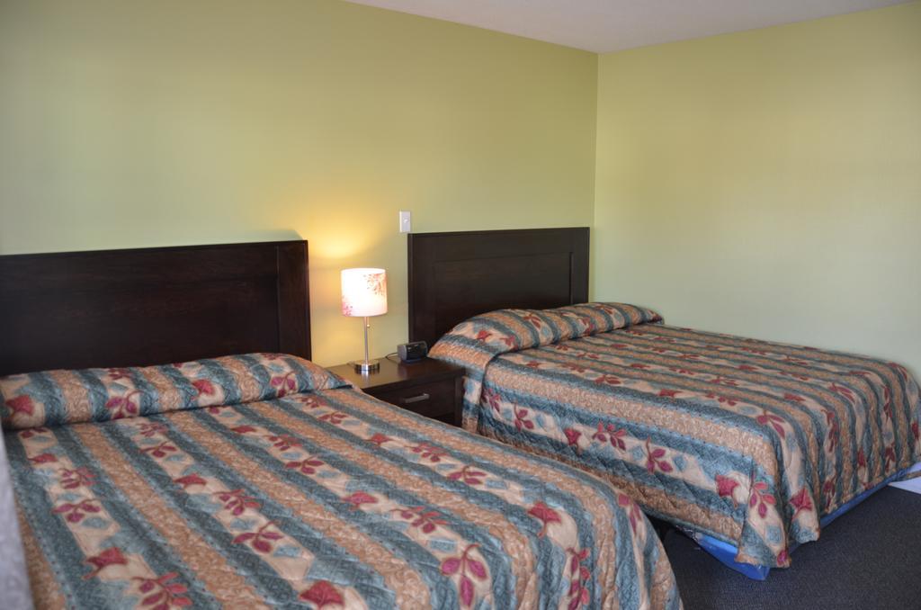 רגינה Coachman Inn מראה חיצוני תמונה
