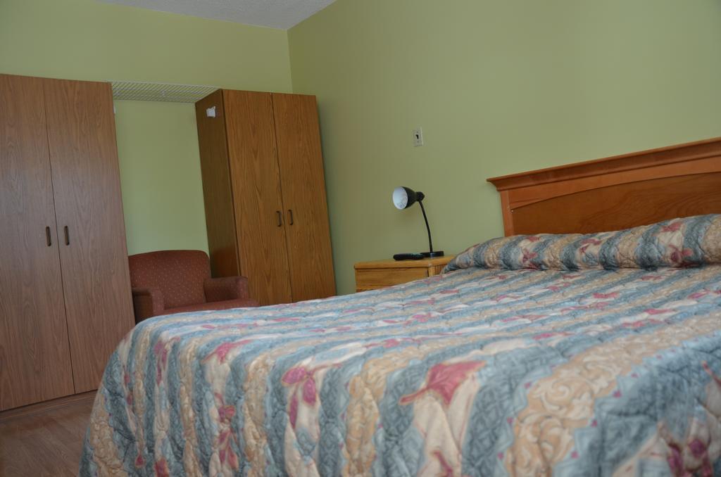 רגינה Coachman Inn מראה חיצוני תמונה