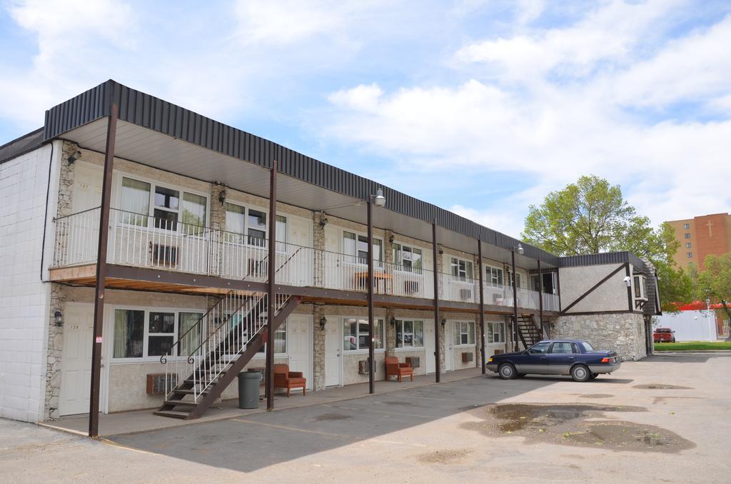 רגינה Coachman Inn מראה חיצוני תמונה