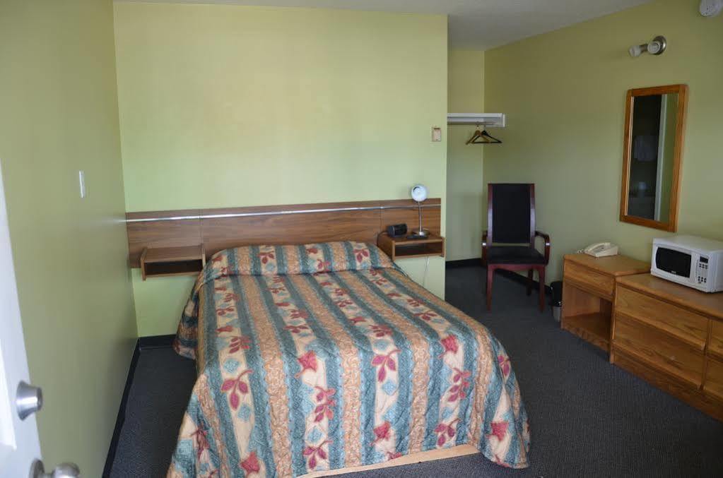 רגינה Coachman Inn מראה חיצוני תמונה